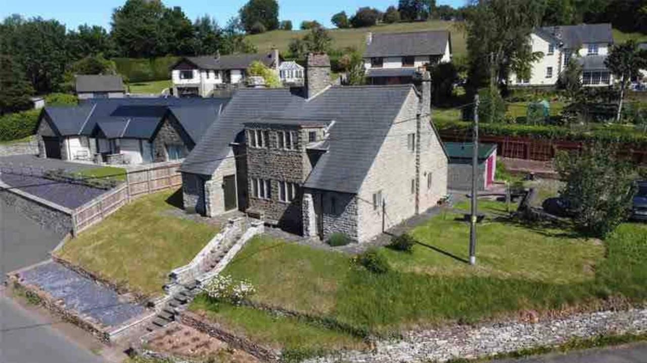 Cosy Arts & Crafts Cottage With Stunning Views Brecon Extérieur photo