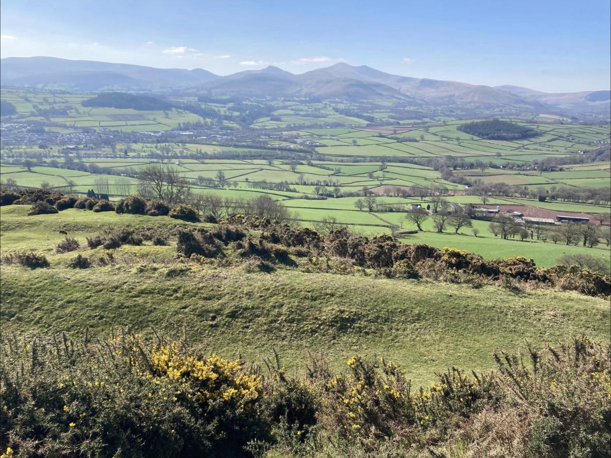 Cosy Arts & Crafts Cottage With Stunning Views Brecon Extérieur photo